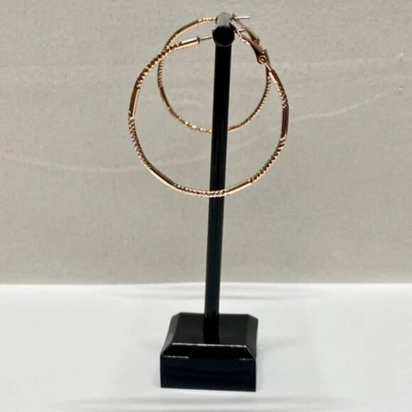 Hoop Earrings Round Elegant Detailed Rose Gold Tone 1 1/2" Fashion Jewelry EUC - Picture 2 of 6
